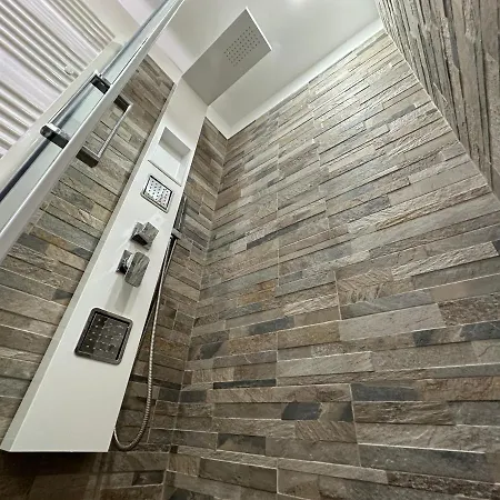 N&m Con Posteggio Gratuito Апартаменты *